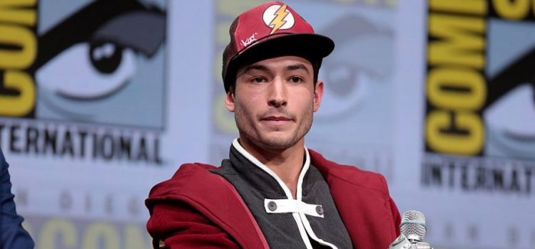 Ezra Miller fue detenido en Hawái por acoso