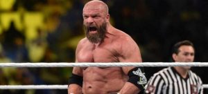 Por problemas cardiacos se retira de la lucha Triple H