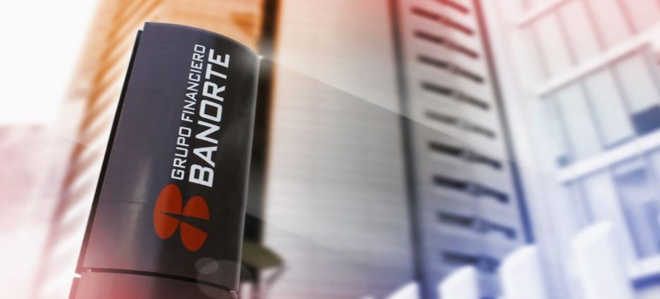 Se desploman acciones de Banorte tras anunciar su intención de adquirir a Banamex