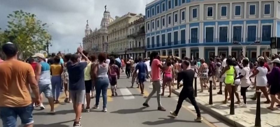 Sentencian a 30 años de prisión a manifestantes en Cuba