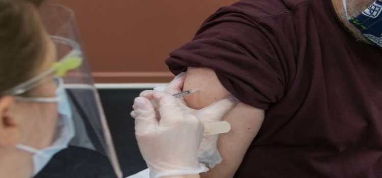 Vacunarán a rezagados en Ciudad de México
