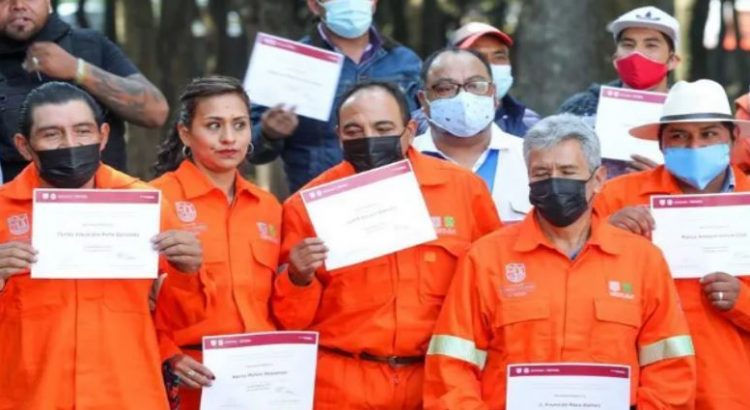 Alcaldía Cuauhtémoc reconoce a trabajadores de limpia