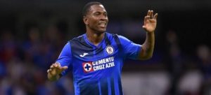 Bryan Angulo deja al Cruz Azul