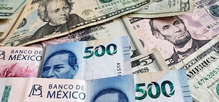 Peso sigue cediendo terreno frente al dólar