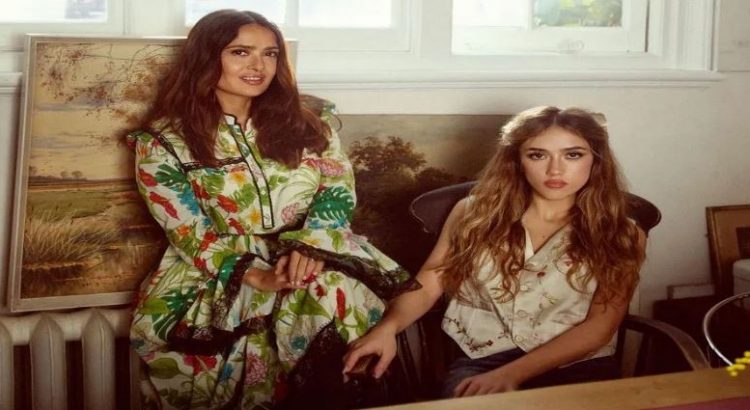 Salma Hayek y su hija posan para Vogue
