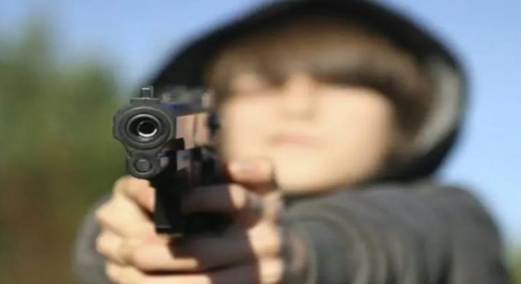 Fiscalía investiga a joven que amenazó con disparar a sus compañeros de la secundaría