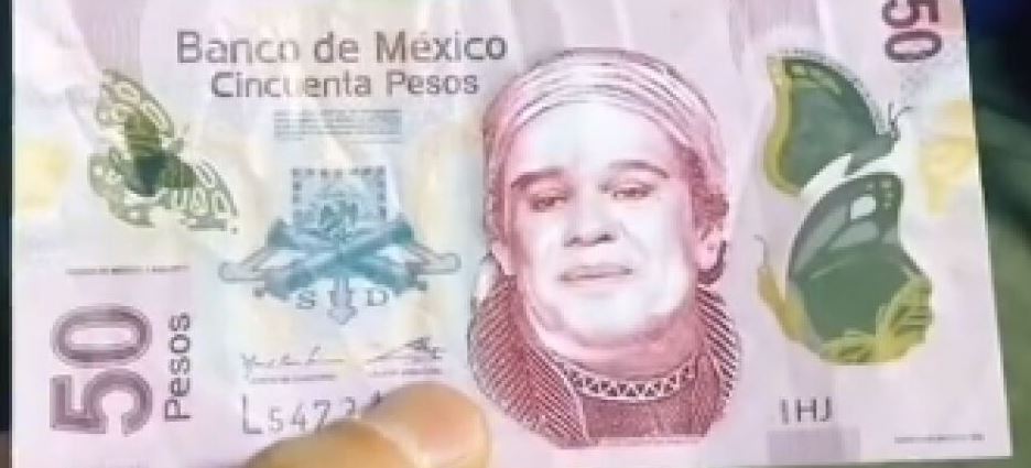 Lo estafan con billete de Juan Gabriel