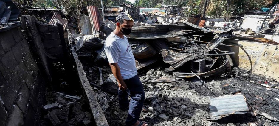 Varios muertos y viviendas destruidas tras incendio en Filipinas
