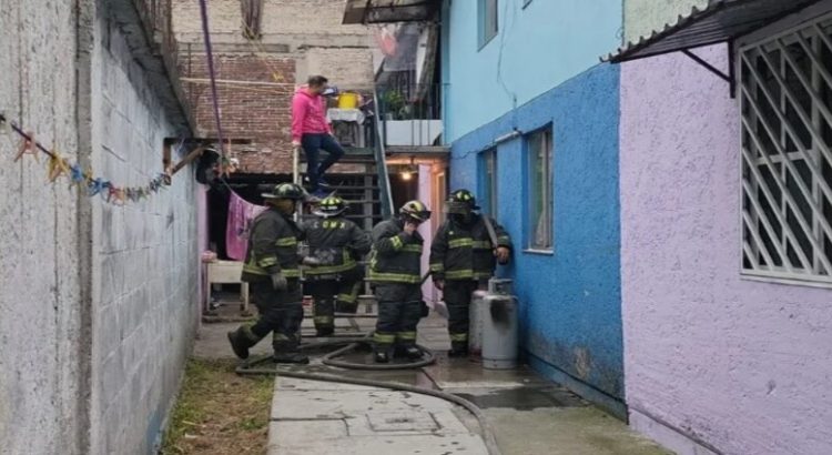 Incendio en la vecindad en la calle Nopal