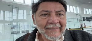 Agresión a Gerardo Fernández Noroña en el Aeropuerto Internacional Ciudad de México