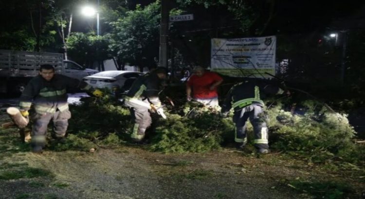 Las fuertes lluvias dejan afectaciones en 2 colonias de Azcapotzalco