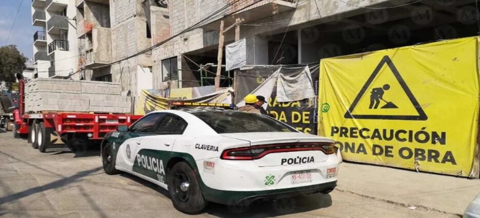 Hombre pierde la vida al caer de un tercer piso