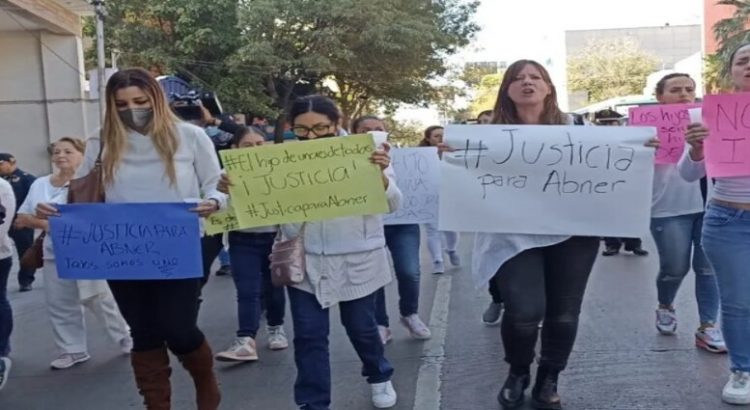 Madres de Familia marchan para pedir justicia por la muerte de Abner