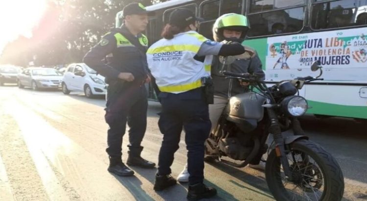 Implementan operativo seguridad vial para motociclistas