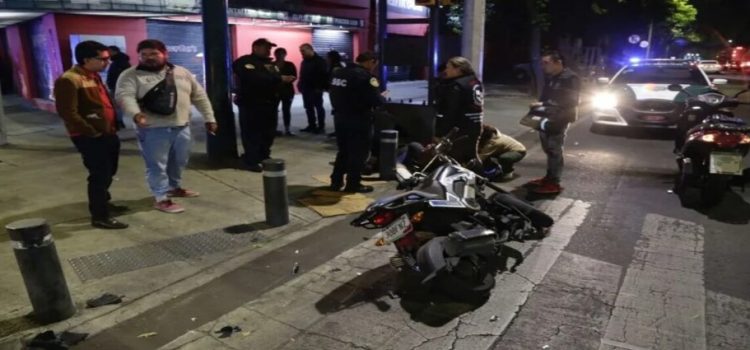 Automóvil impacta a un motociclista en Plutarco Elías Calles