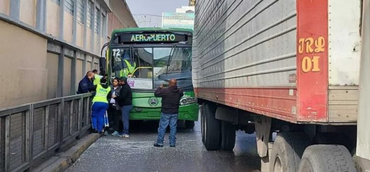 Diez personas resultaron heridas en accidente de la calzada de Guadalupe