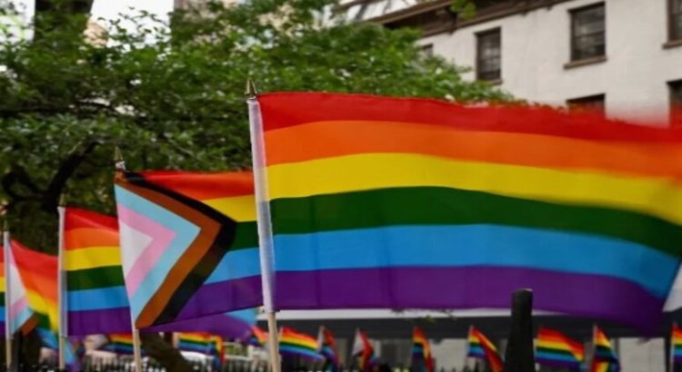 Aprueban ley para prohibir “propaganda LGBT+” en medios de comunicación de Rusia