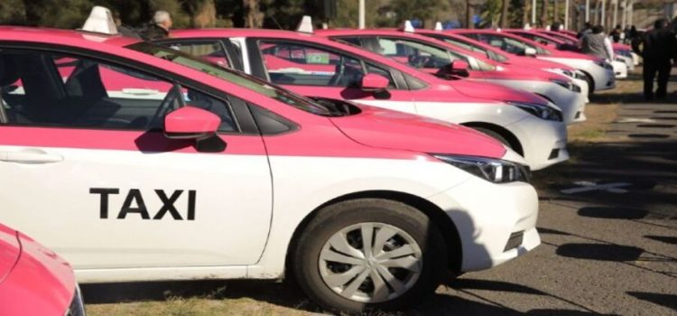 Taxistas de CDMX impulsan la campaña “Taxi Libre de Acoso”