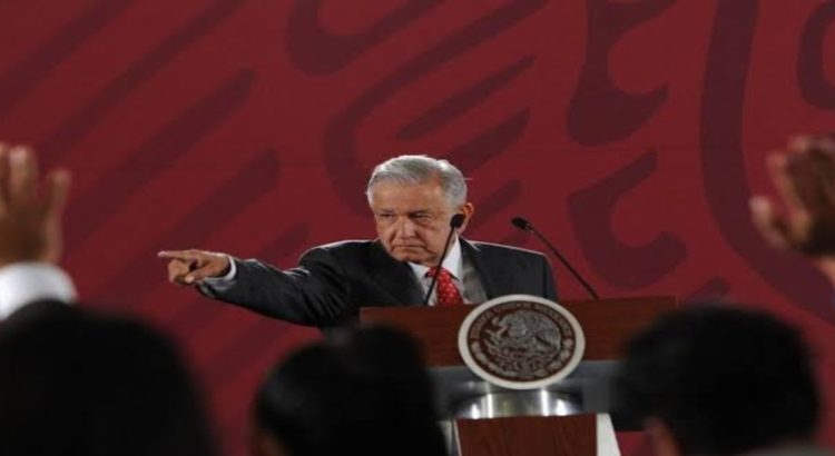 AMLO arremete de nuevo contra medios de comunicación