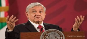 AMLO reconoce el plagio en la tesis de Yasmín Esquivel