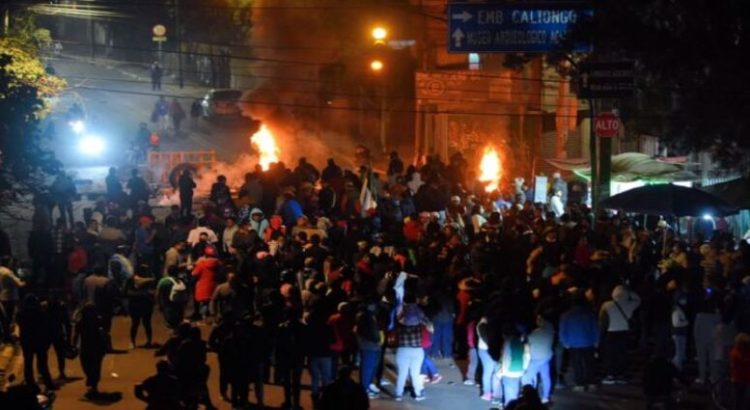 Enfrentamiento entre habitantes de San Gregorio Atalpulco, en Xochimilco y policías