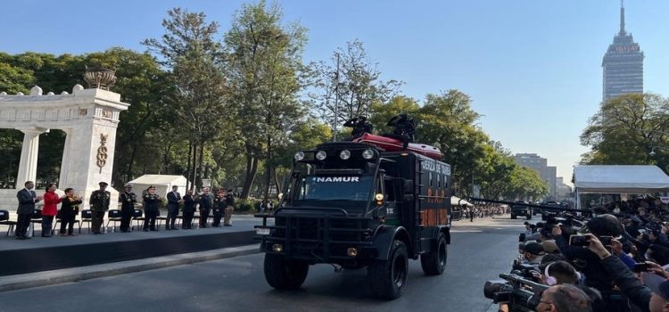 Policías y bomberos de la Ciudad de México fueron reconocidos