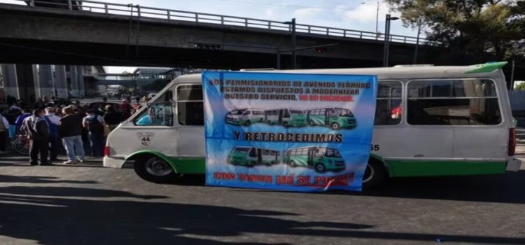 Protestan transportistas de la Ciudad de México