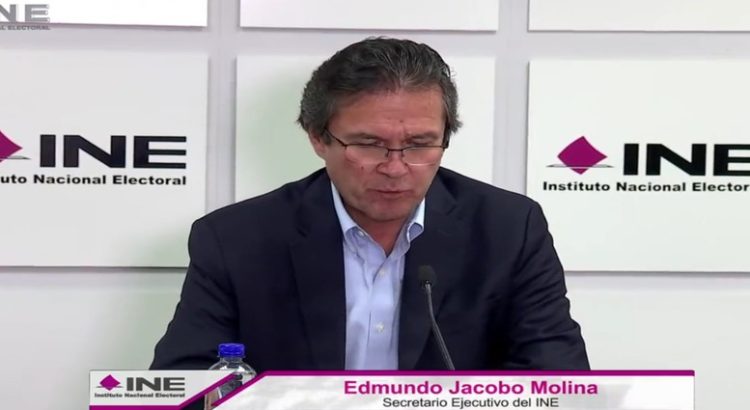 Edmundo Jacobo Molina, renuncia como secretario Ejecutivo del INE