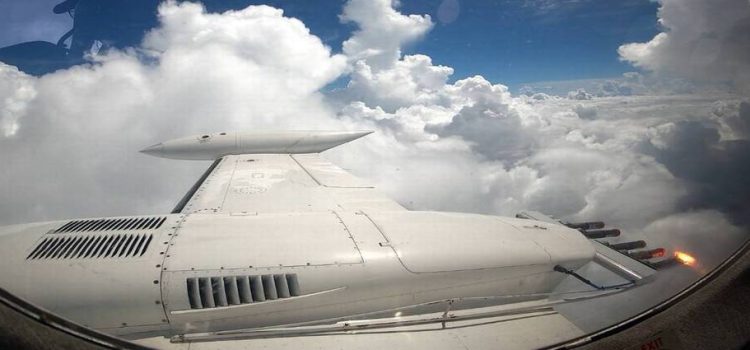 Bombardean nubes para generar lluvias en beneficio de CDMX