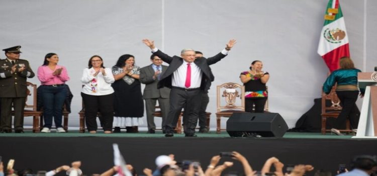 Marcha por la conmemoración del 85 aniversario de la expropiación petrolera