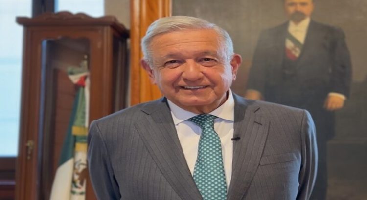 Reaparece AMLO tras dar positivo a Covid-19