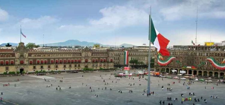 Morena presenta iniciativa para cambiarle el nombre al Zócalo capitalino