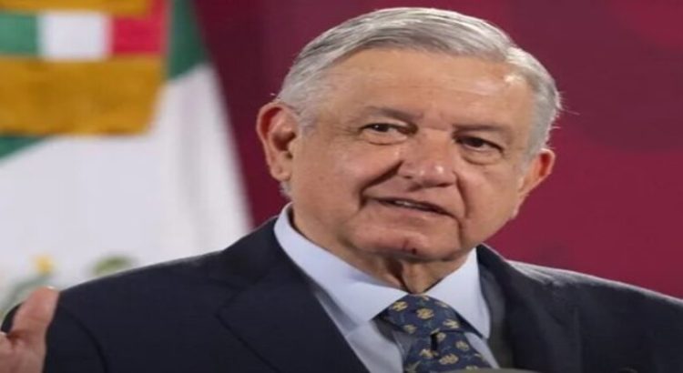 AMLO aumentará el sueldo de maestros de México