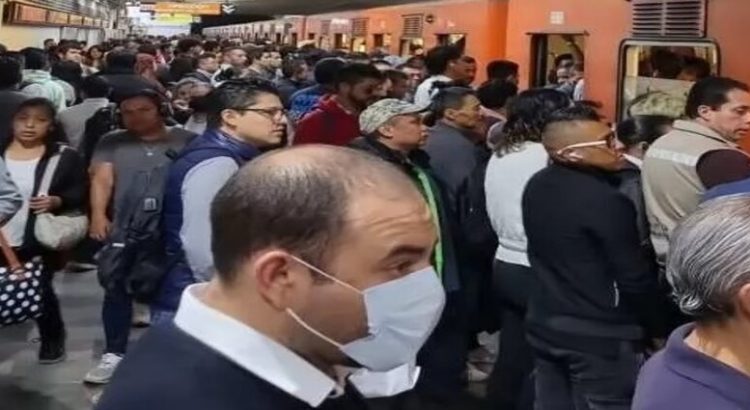 Usuarios reportan retrasos en cuatro líneas del Metro