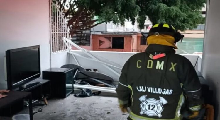 Una persona termina lesionada por un flamazo en su departamento