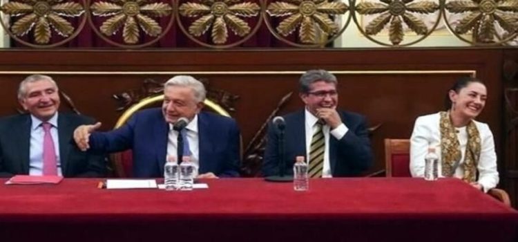 AMLO asegura sentirse contento y seguro tras reunión con las “corcholatas”