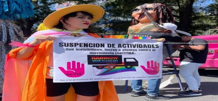 Bloque Disidente realiza clausura simbólica de automotores en la Marcha LGBT+