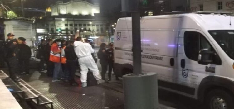 Balean a hombre en la estación Bellas Artes del Metro