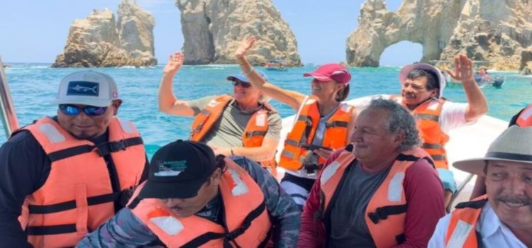 Claudia Sheinbaum se reunió con cooperativas de pescadores en Los Cabos