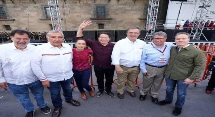 Corcholatas acompañaron a AMLO en el Zócalo capitalino