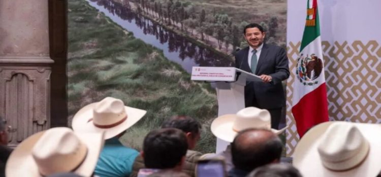 Martí Batres presentó ley de protección del suelo de conservación en CDMX