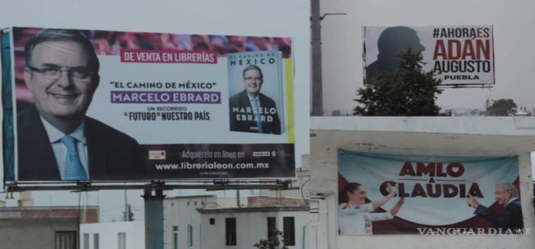 AMLO criticó a las corcholatas por la pinta de bardas y espectaculares