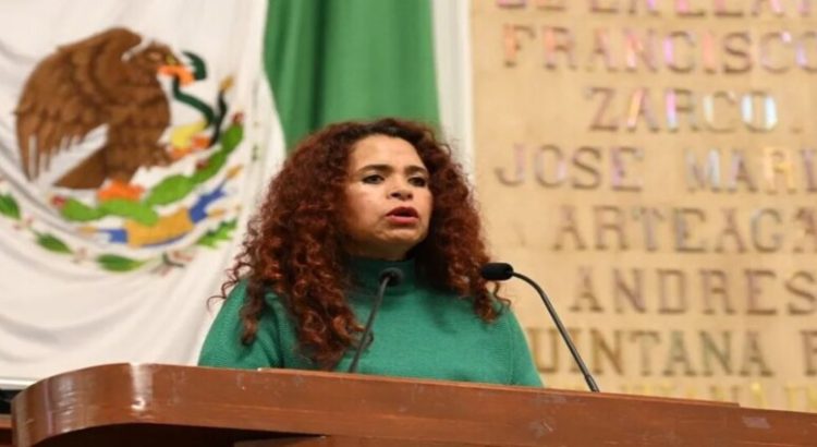 Diputada morenista pide detener el maltrato de docentes a estudiantes en CdMx