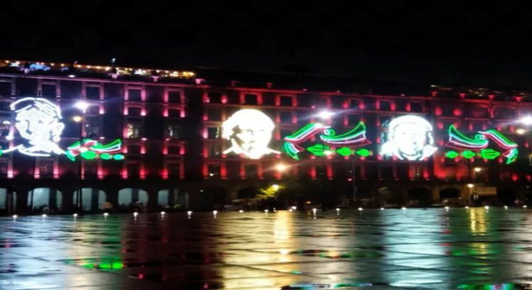 Encendieron las luces del Zócalo de CDMX por el mes patrio