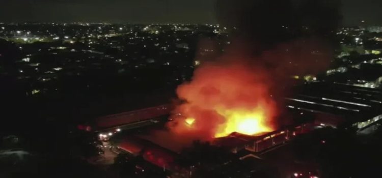 Incendio en almacén del IMSS