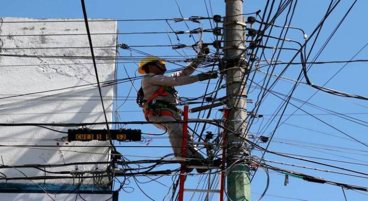 Retiran en CDMX 242 kilómetros de cables en desuso