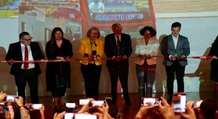 Turibus lanzó el primer recorrido de Arte y Cultura en el Centro Histórico de la CdMx