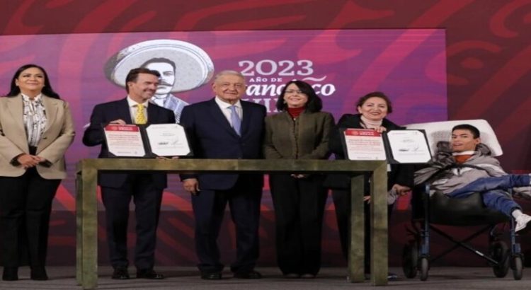 AMLO y Fundación Teletón firman convenio en beneficio de las personas con discapacidad