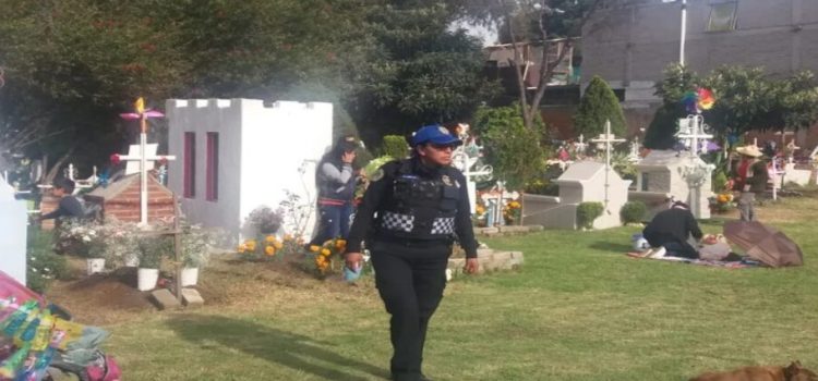 Despliegan elementos de seguridad en cementerios de CDMX