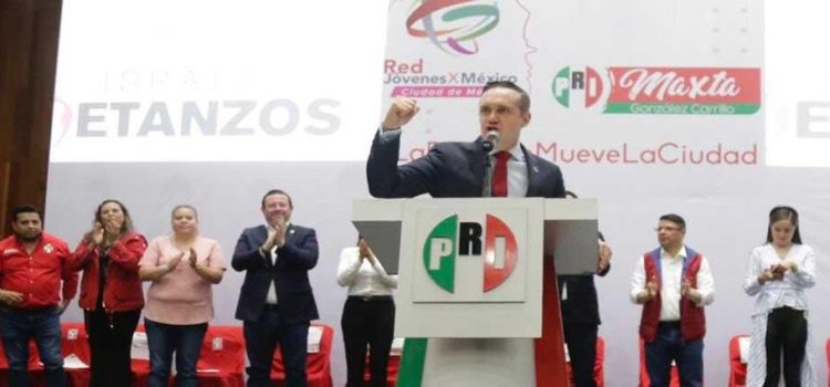 Adrián Rubalcava se registró como precandidato del PRI por la CDMX